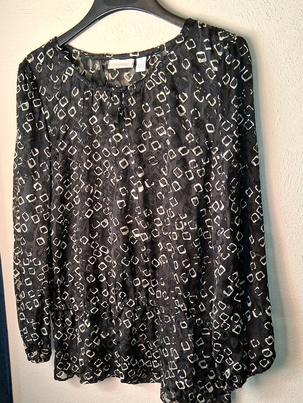 Chico's Black Geometric-Print Long Sleeve Blouse
